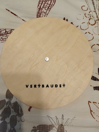 Reloj de madera infantil con números encajables