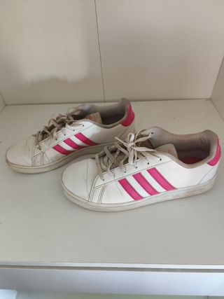 Adidas Blancas y Rosas
