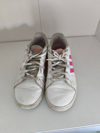 Adidas Blancas y Rosas
