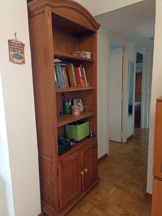 Estantería de madera