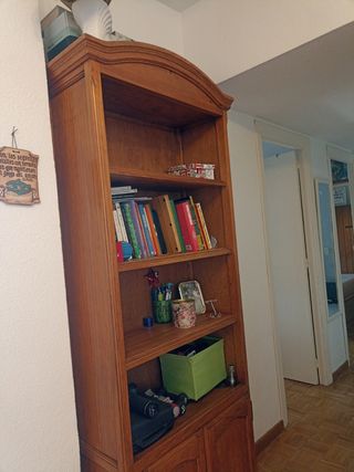 Estantería de madera