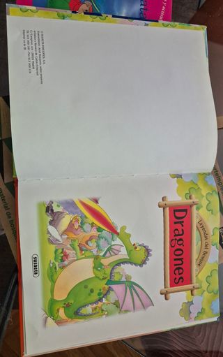 Dragones