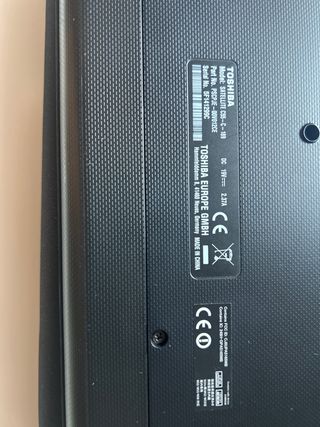 Portátil Toshiba Negro+monitor GL 2460 HDMI-LED