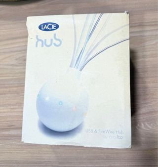 Hub de conexión LaCie Huby, diseño by Ora-Ito