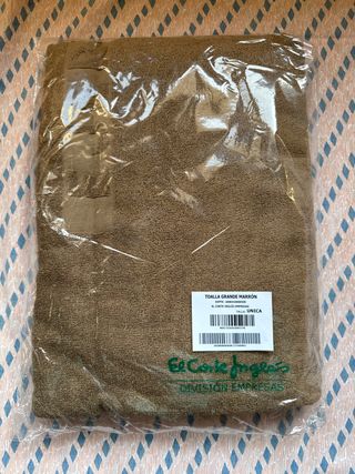 Toalla grande marrón El Corte Inglés