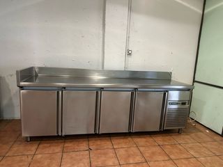 Bajo mostrador 4 puertas CORECO