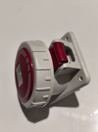 Base Enchufe Trifásica Ide 3polos + tierra