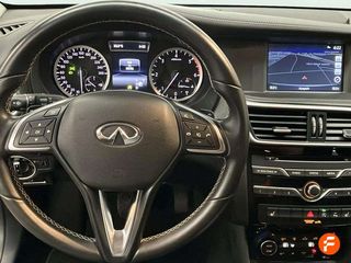 Infiniti Q30 2.2D PREMIUM 7DCT