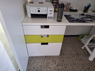 Cama alta con escritorio Ikea