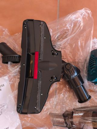 Aspiradora Inalámbrica con Accesorios