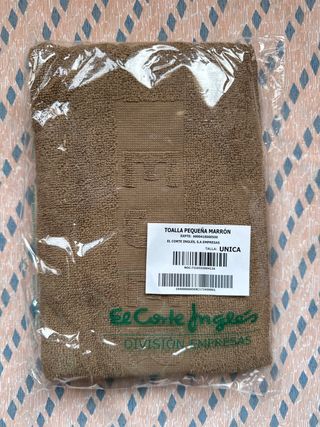 Toalla pequeña marrón El Corte Inglés