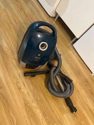 Aspiradora Miele Compact C1