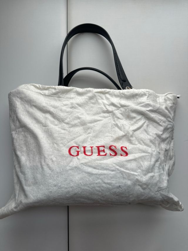 Bolso Guess Beige, Negro y Marrón