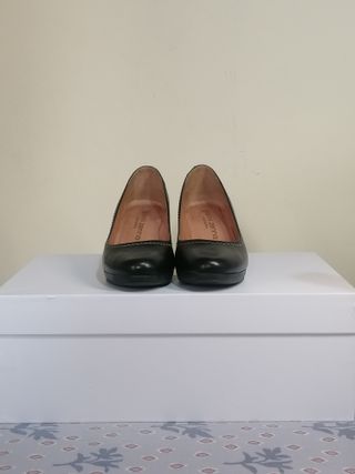 Zapatos elegantes o regalo