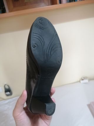 Zapatos elegantes o regalo