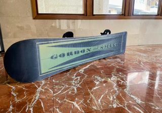Tabla Snowboard con fijaciones, la tabla mide 160.