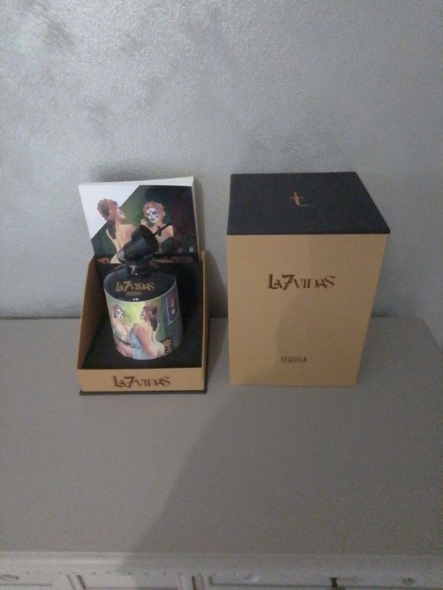 Cofanetto Tequila La7vidas con bottiglia vuota
