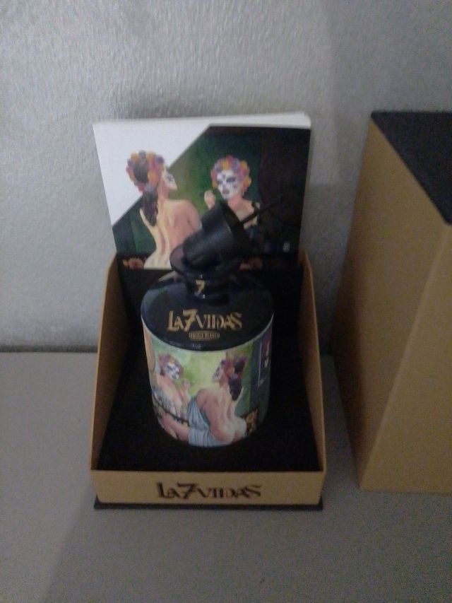 Cofanetto Tequila La7vidas con bottiglia vuota
