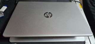 HP i5 10ª Gen 8GB RAM 256GB NVe Batería nueva!