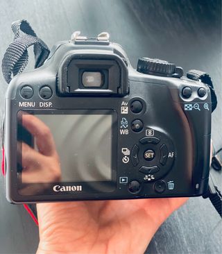 Cámara Canon EOS 1000D + Accesorios