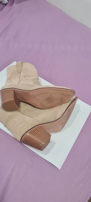 Botín tacón ante beige