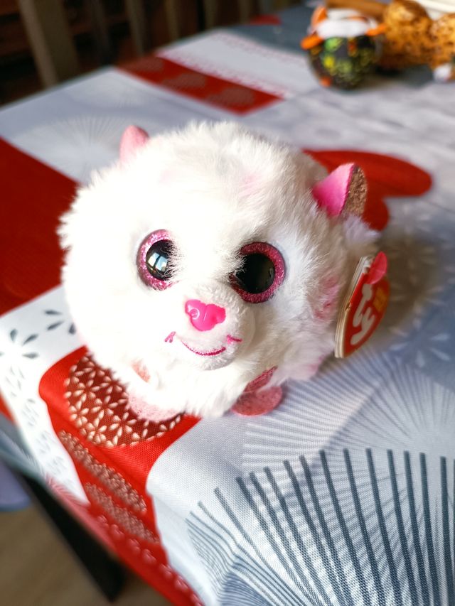 Peluche Beanie Balls Blanco Rosa