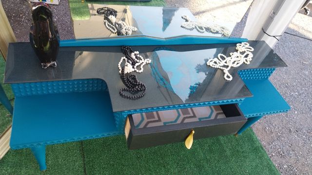 Pettineria blu e nero