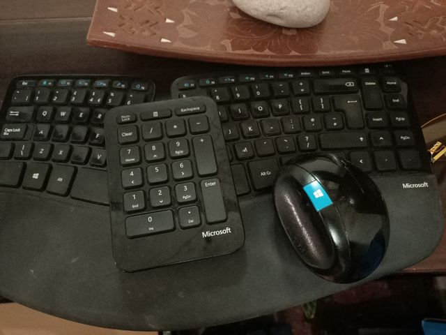 Teclado Microsoft Ergonómico Negro americano