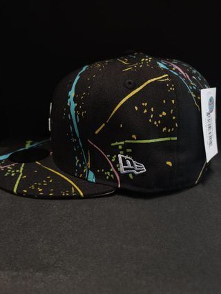 Gorra New Era 59Fifty Splash Paint
Talla 7.1/4