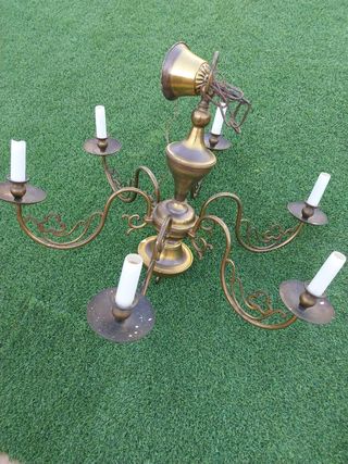Lámpara de salón antigua de metal