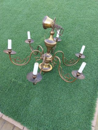 Lámpara de salón antigua de metal