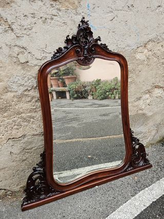 Specchiera antica intagliata in noce