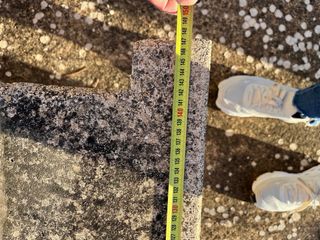 Bancos de piedra para exterior, estan envejecidos