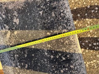 Bancos de piedra para exterior, estan envejecidos