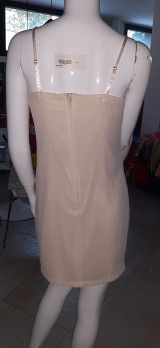 Abito corto con paillettes e strass