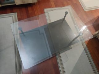 Mesa de salón de cristal