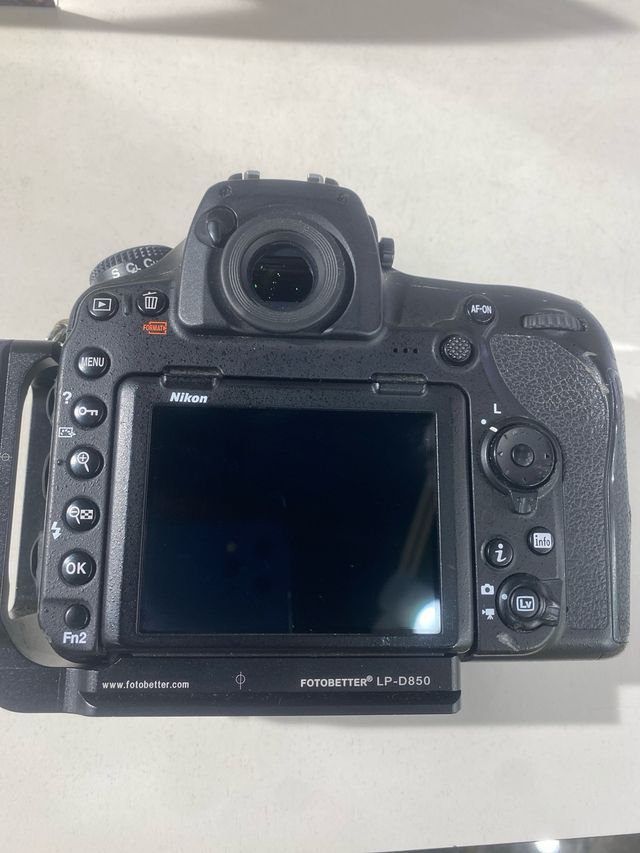 CAMARA REFLEX NIKON D850 CUERPO 35000 DISPAROS