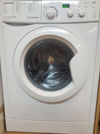 Lavadora Indesit 1000 rpm
