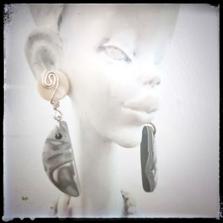 Pendientes Artesanos Grises y Blancos