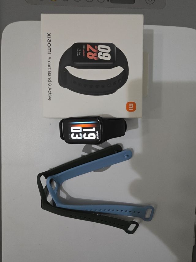 Xiaomi Smart Band 8 Active - Nero, Blu, Verde