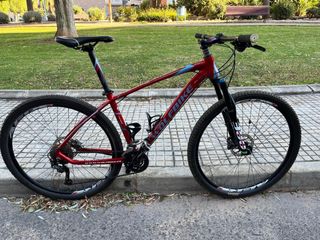 Bicicleta de Montaña Roja
