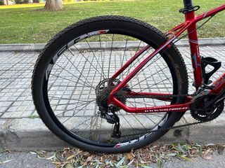 Bicicleta de Montaña Roja