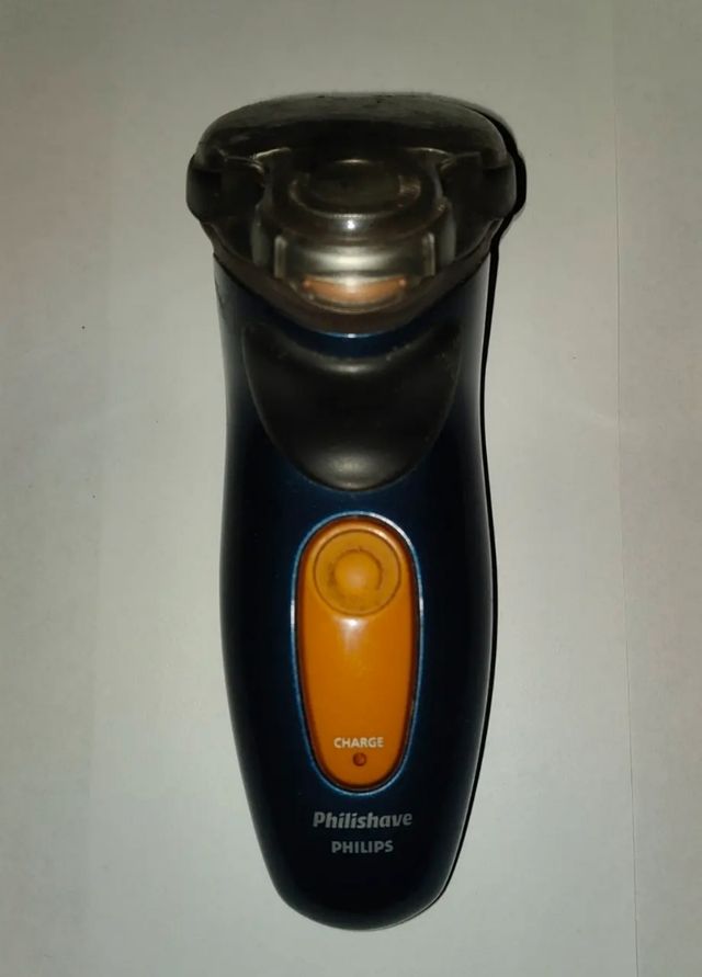3 Rasoi ricaricabili 2 Philips e 1 Panasonic