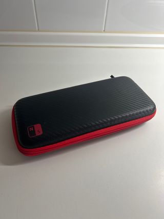 Funda Nintendo Switch Negra y Roja