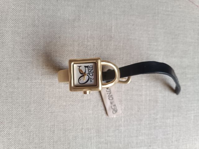 Reloj Uno de 50 Dorado