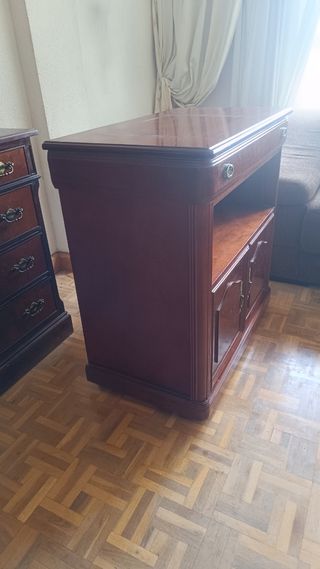 Mueble TV madera con ruedas