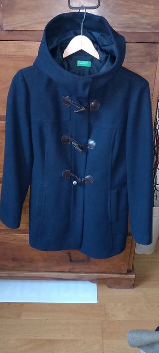 Trenca Benetton azul marino talla 40 Con capucha