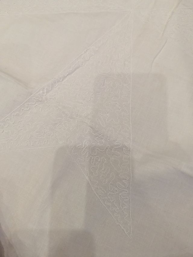 Mantel de encaje hecho en Malta