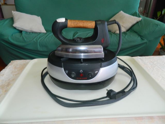 Ferro da stiro Singer con caldaia