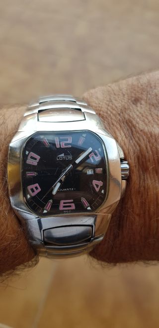 Reloj Lotus Caballero Negro y Plateado